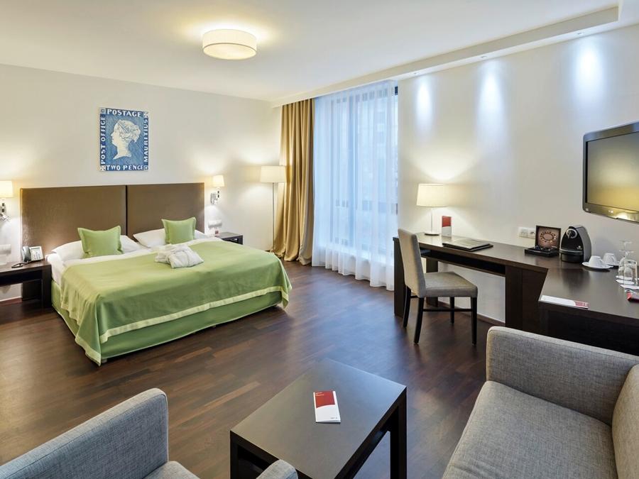 Ac Hotel By Marriott Bratislava Old Town Luaran gambar