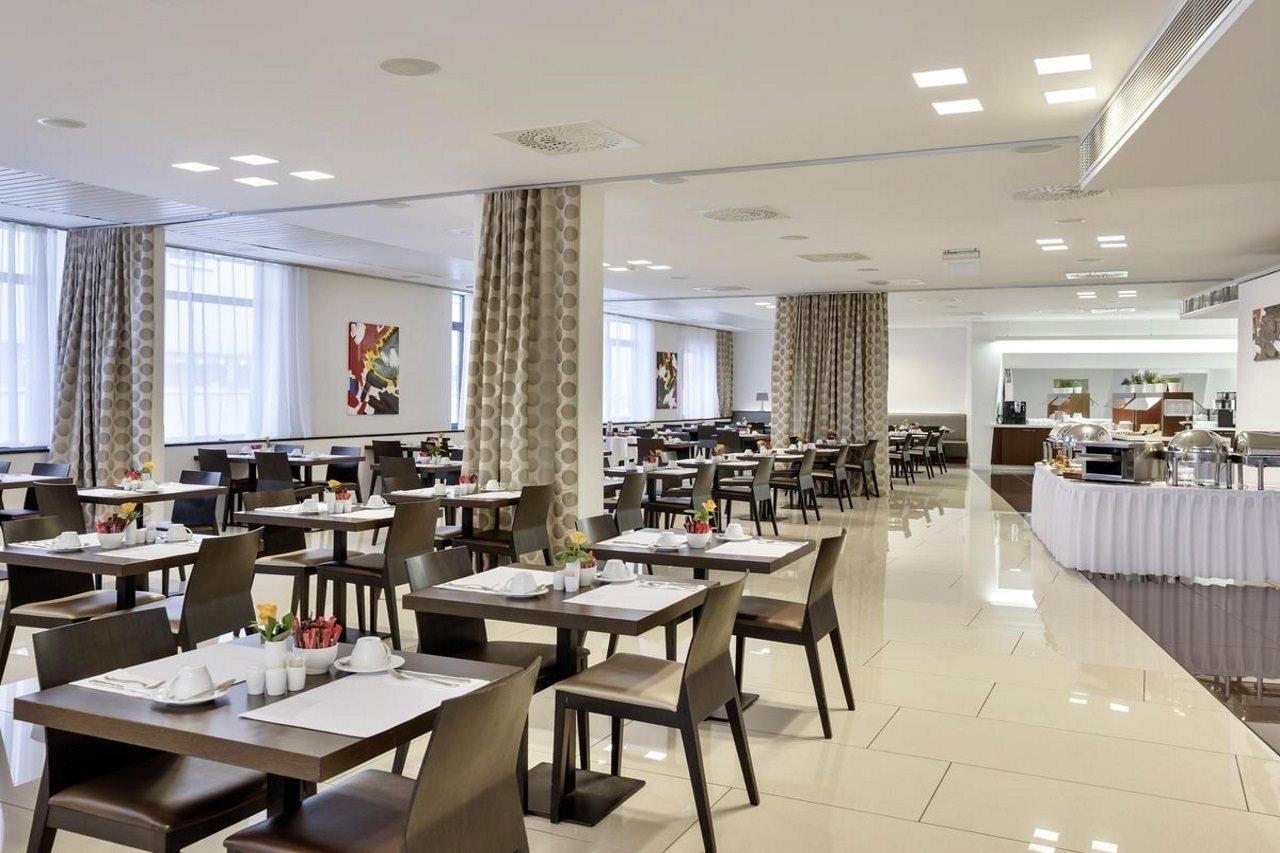 Ac Hotel By Marriott Bratislava Old Town Luaran gambar