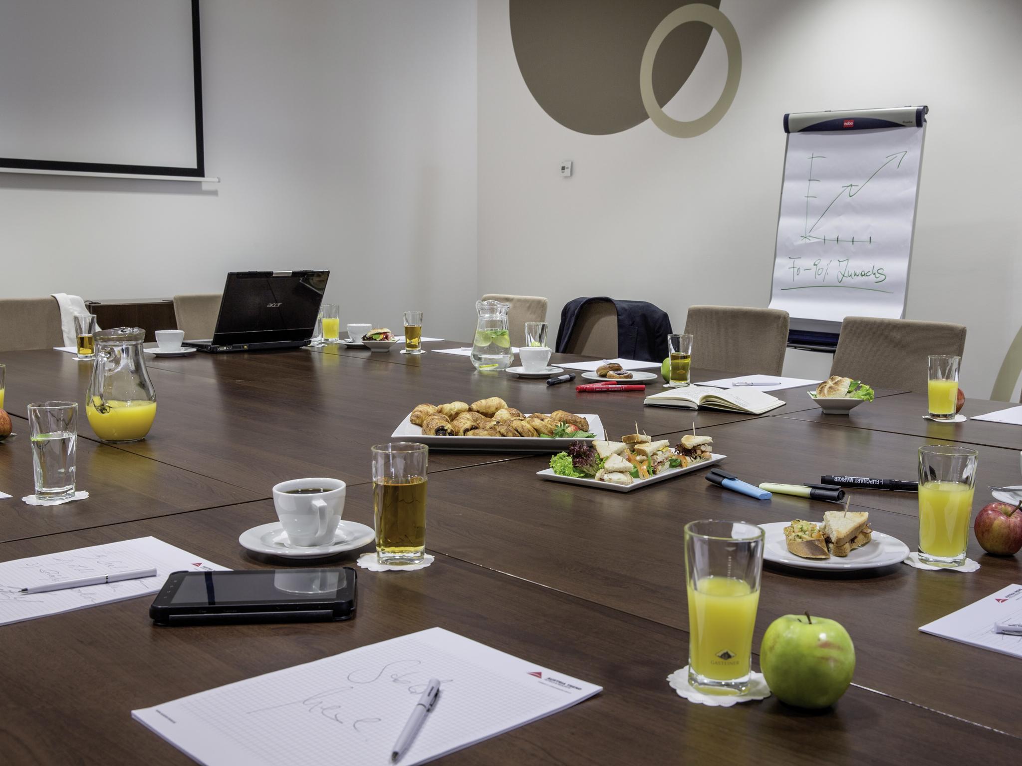 Ac Hotel By Marriott Bratislava Old Town Luaran gambar