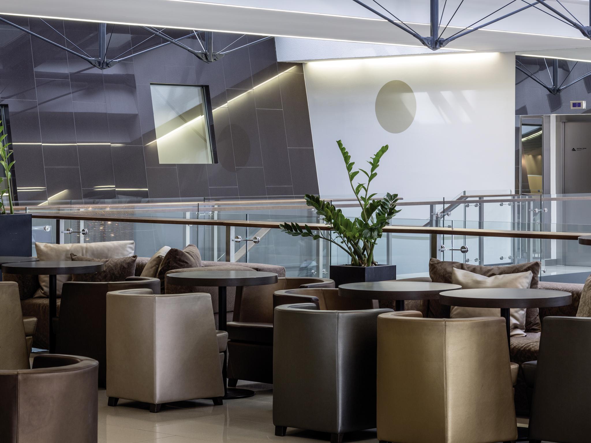 Ac Hotel By Marriott Bratislava Old Town Luaran gambar