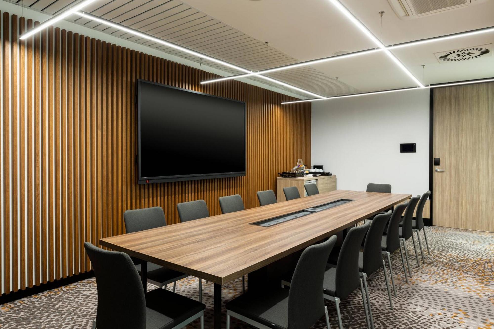 Ac Hotel By Marriott Bratislava Old Town Luaran gambar