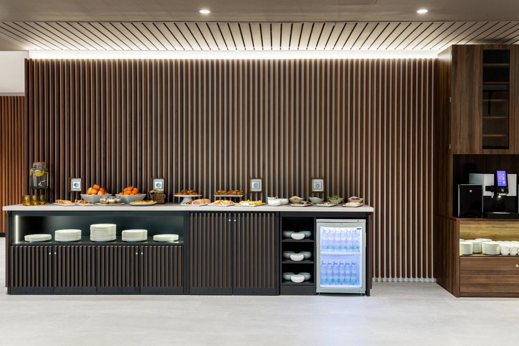 Ac Hotel By Marriott Bratislava Old Town Luaran gambar
