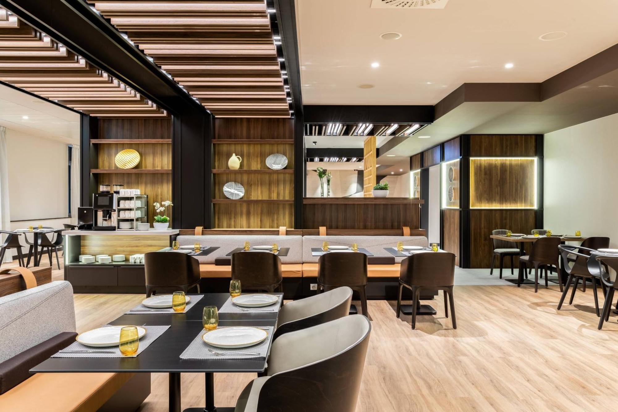 Ac Hotel By Marriott Bratislava Old Town Luaran gambar