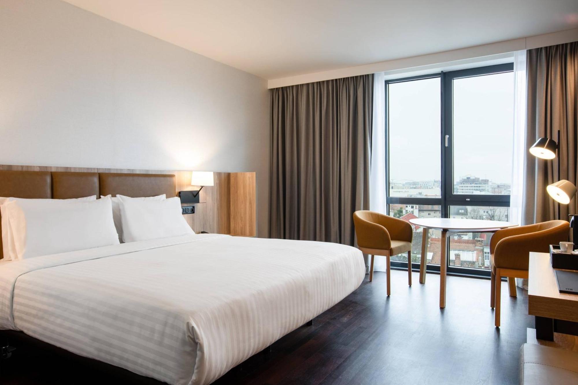 Ac Hotel By Marriott Bratislava Old Town Luaran gambar