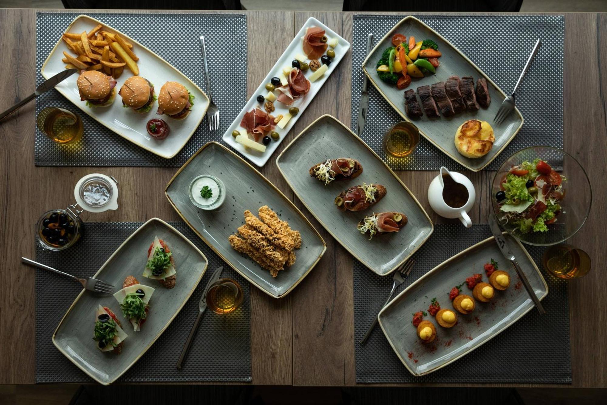 Ac Hotel By Marriott Bratislava Old Town Luaran gambar
